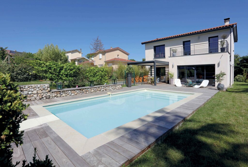 Piscine 7 × 3,5 m, membrane sable, terrasse bois